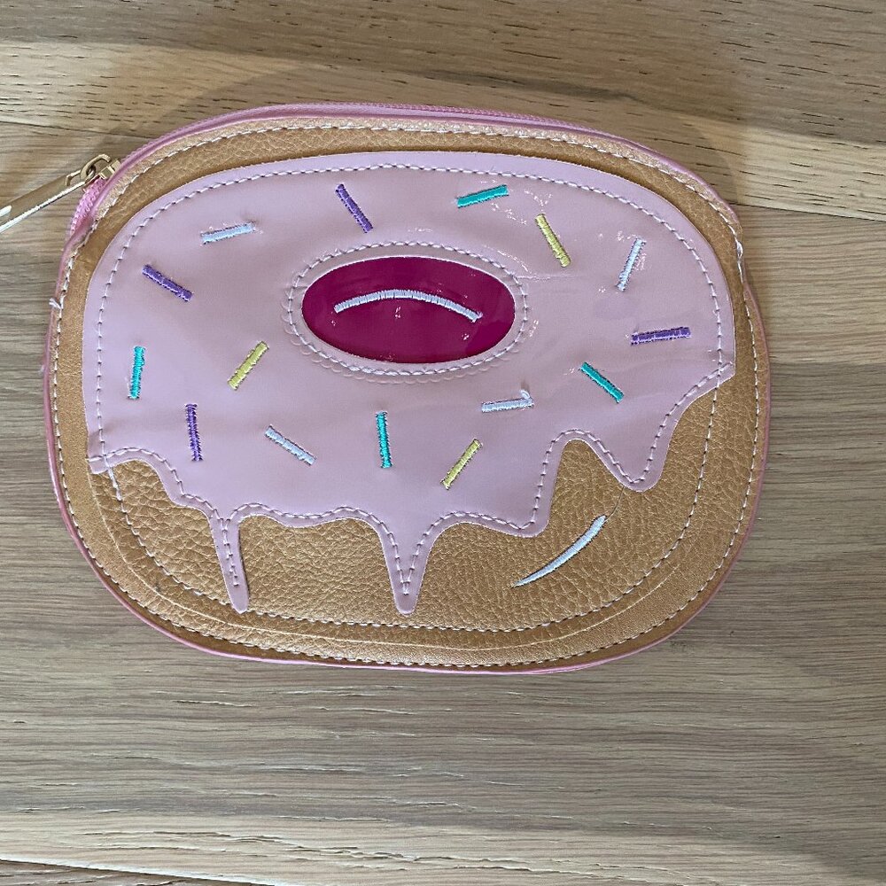 Winky Lux Donut Shaped Makeup Bag